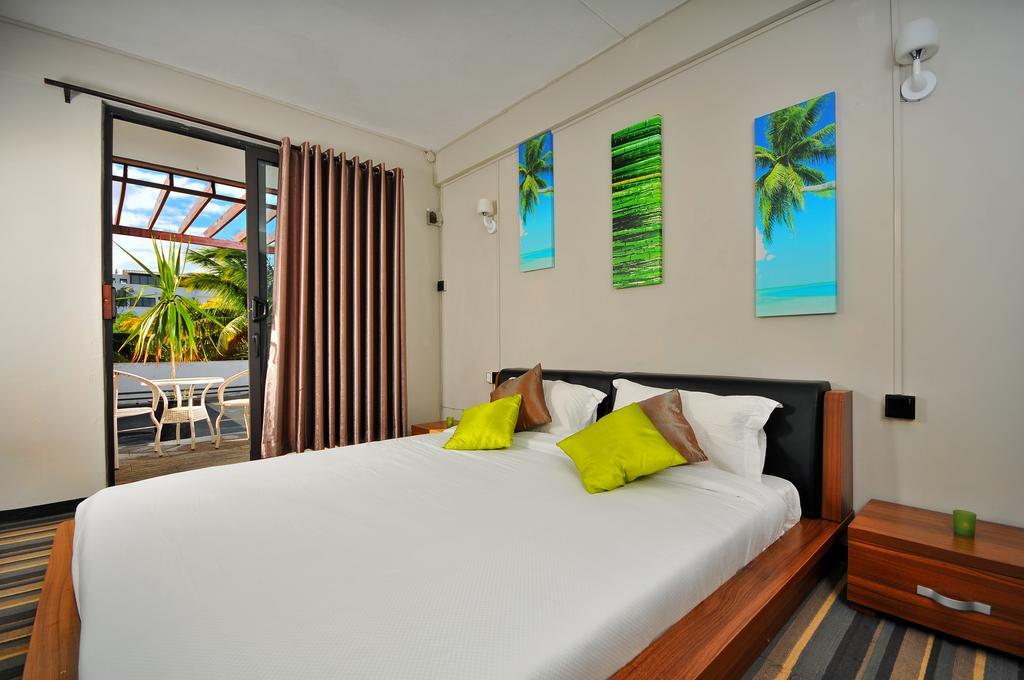 West Palm Inn Flic en Flac Room photo